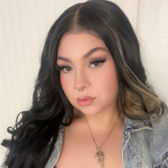 Meet your Posher, Lupe - Picture 1 of 1